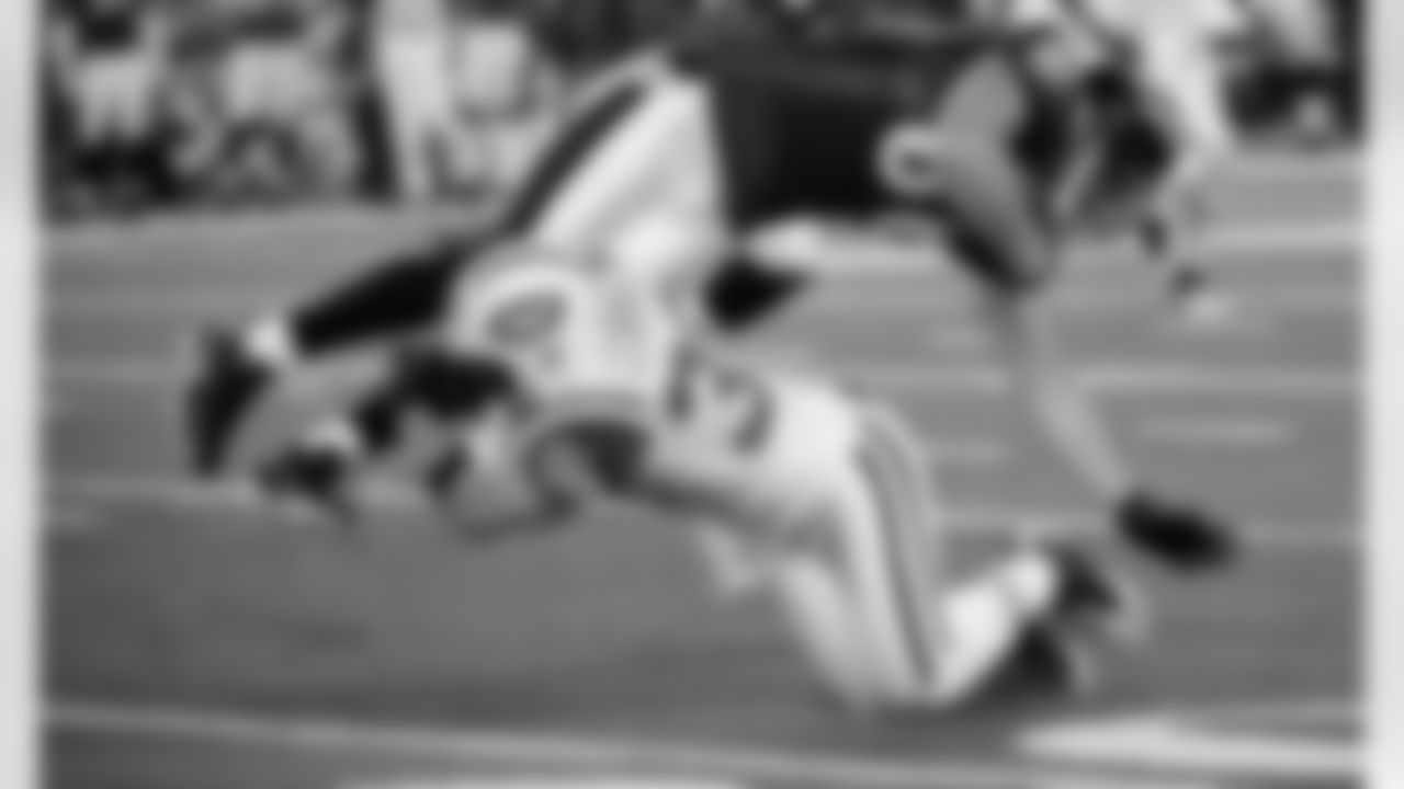Jim Leonhard Photos