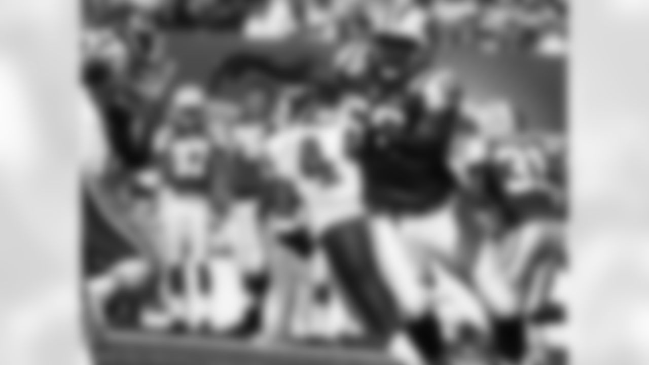 Vernon Gholston Photos