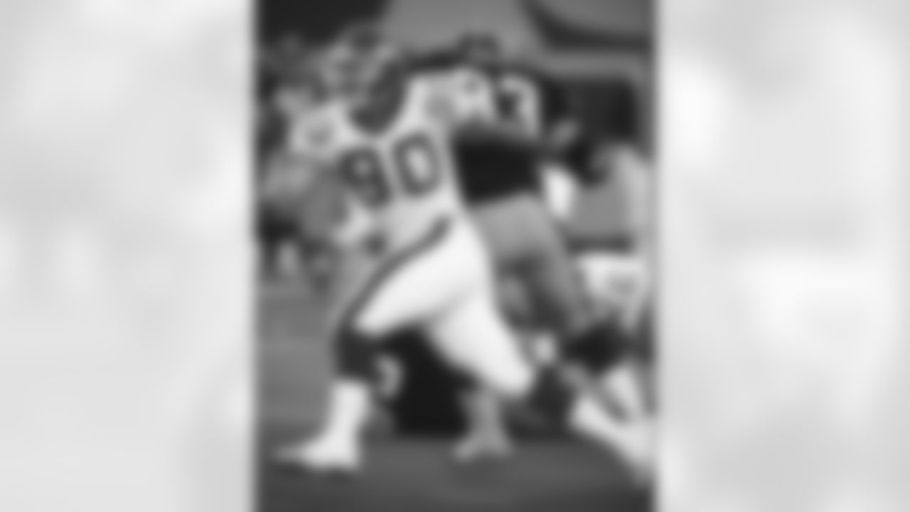 Dennis Byrd and the defense hold the Steelers to 13 points, but the Pittsburgh defense pitches a shutout at the Meadowlands on 12/10/89.