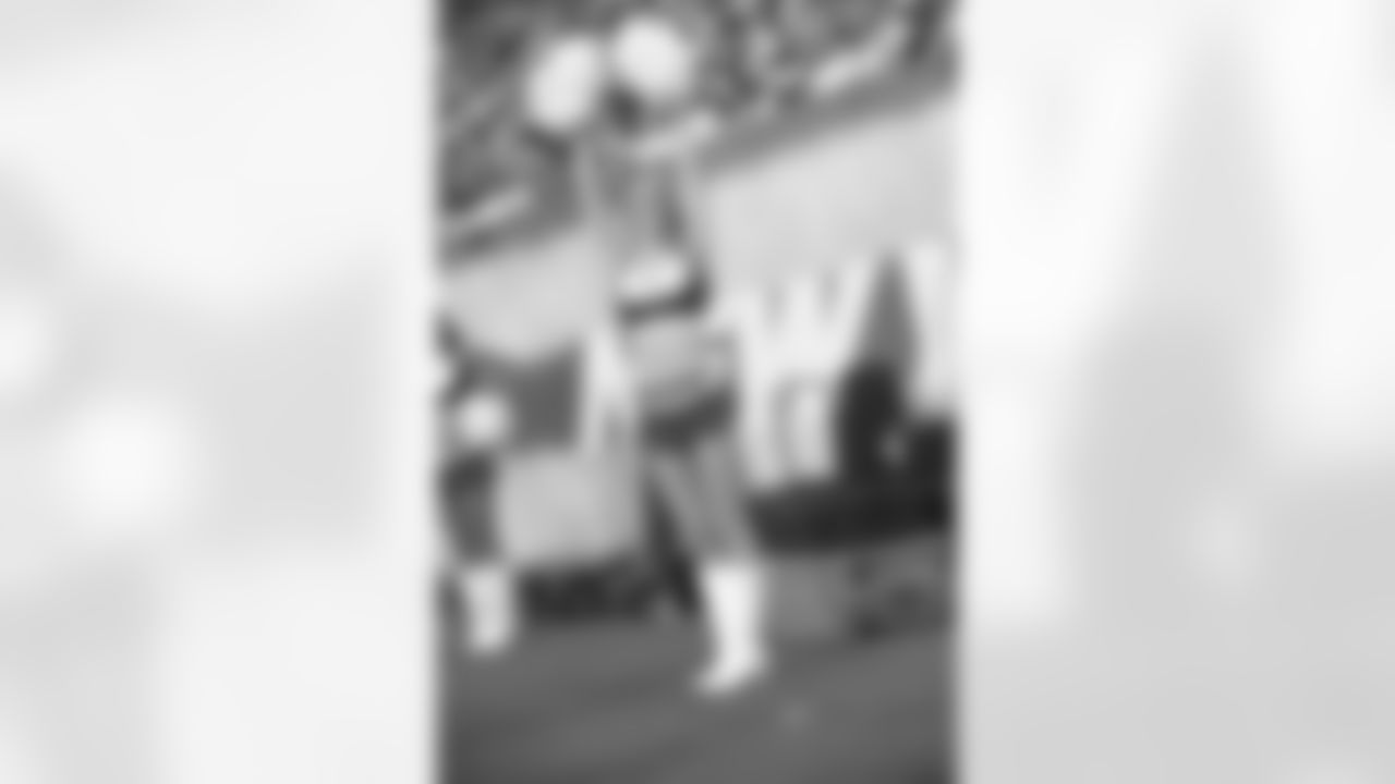 New York Jets Flight Crew: Jets vs Bills