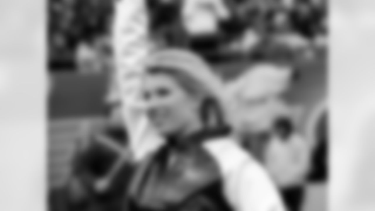 2009 Week 6 Jets vs Bills Flight Crew Photos