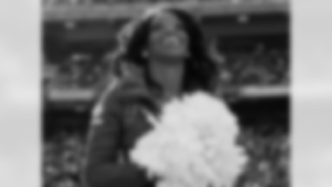 2009 Week 11 Jets vs Panthers Flight Crew Photos