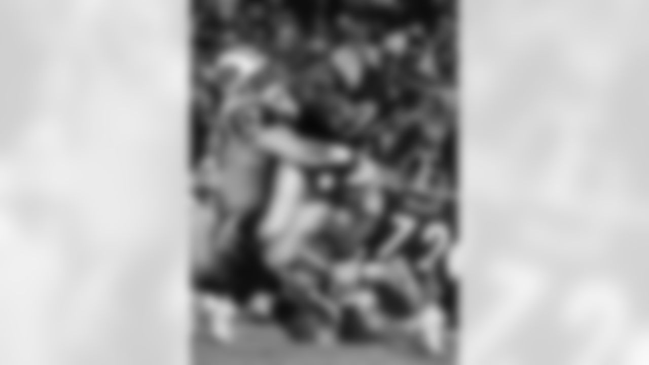 Bart Scott Photos