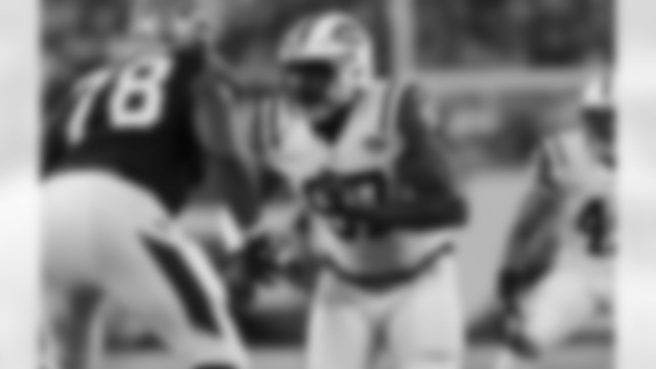 DL Lawrence Thomas