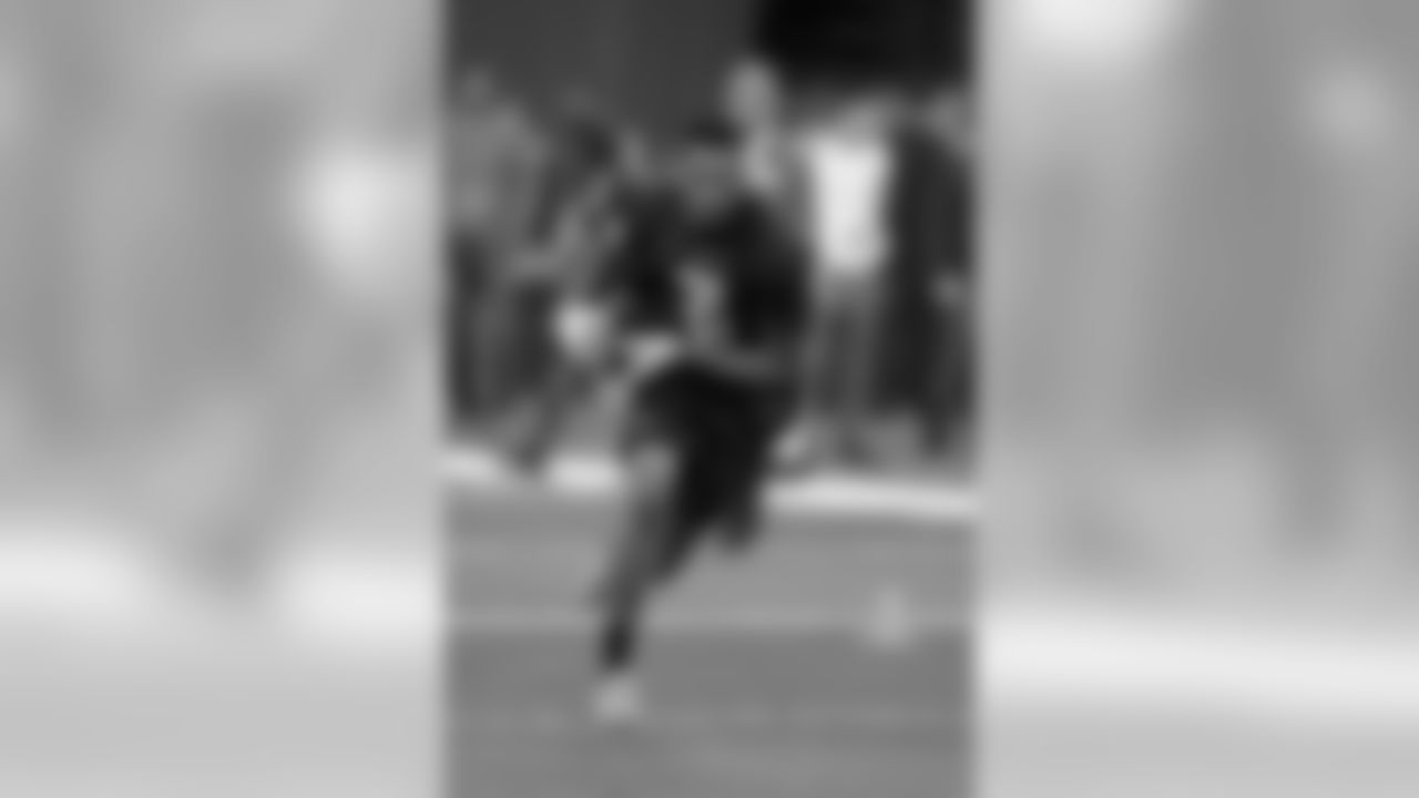 Charone Peake (2016)