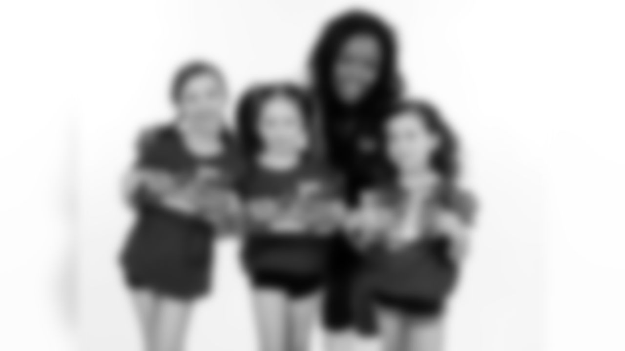 2010 NY Jets Junior Flight Crew Photo Shoot