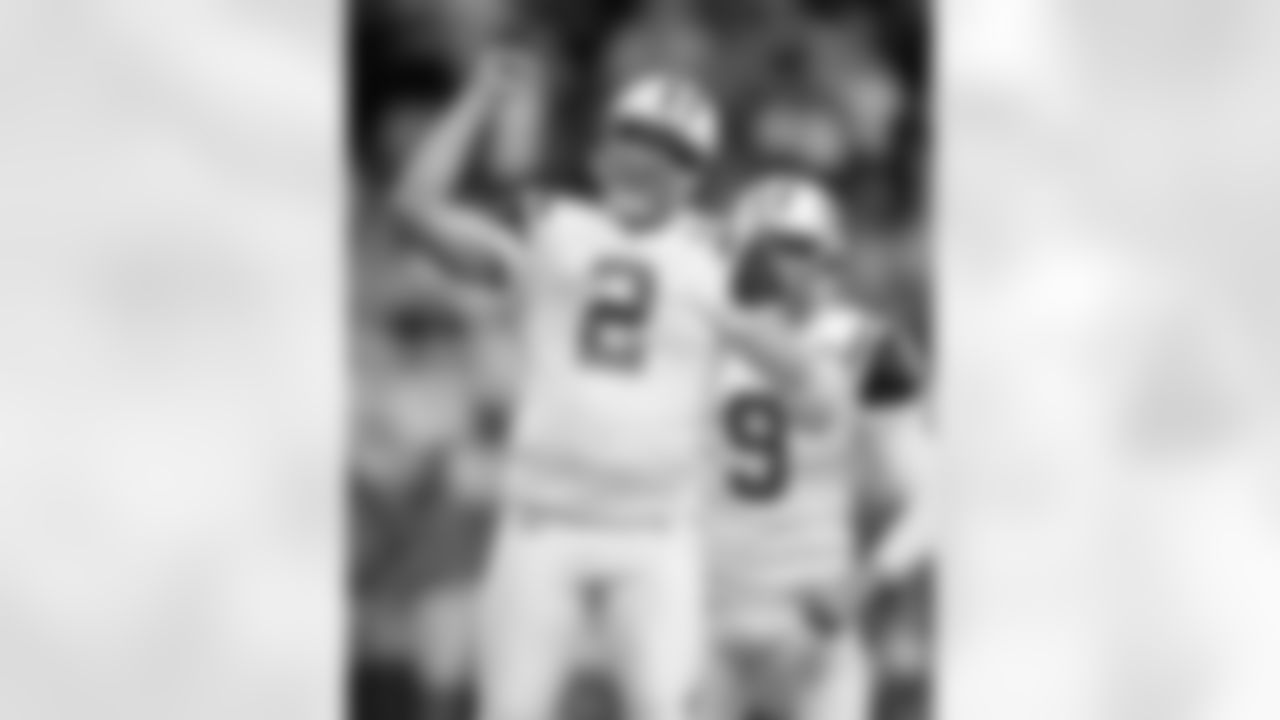 2010 Week 9 Jets vs Lions Game Photos
