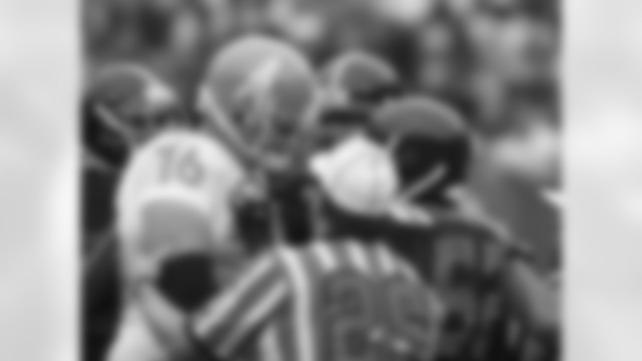 2009 Week 3 - Jets vs Titans Photos