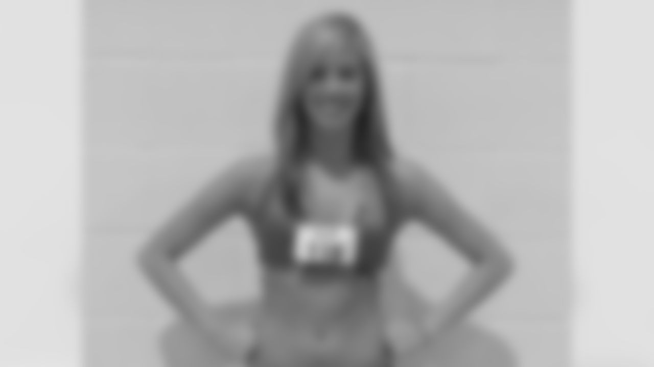 Amanda P. 2009 Flight Crew Member Photos