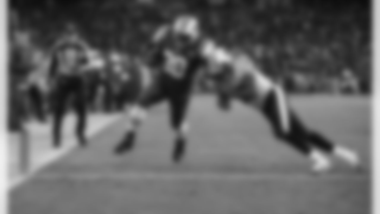 "The Terminator," the Jets' fifth-round draft choice in 2010, returned to the Green & White after Tommy Bohanon's season-ending injury. Conner contributed in 12 games (three starts) and scored his first TD in three seasons on a 9-yard reception in the win at Tennessee.
