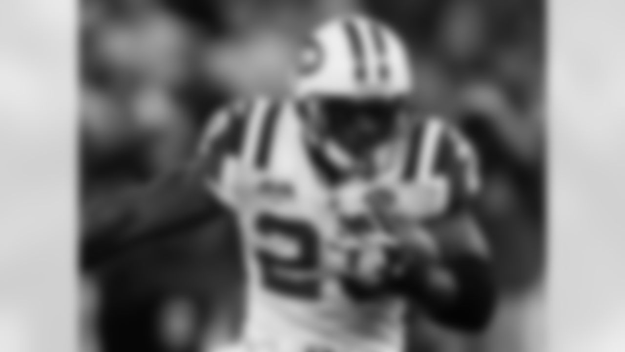 2009 Week 13 Jets at Bills Photos