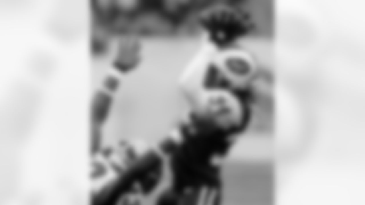 2010 Week 17 Jets vs Bills Game Photos