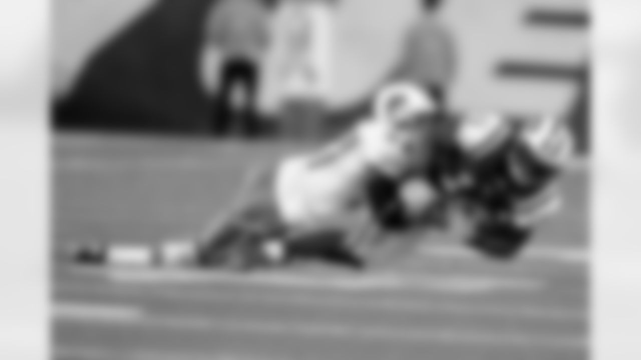 2011 Regular Season Week 6 Jets vs. Dolphins Game Photos