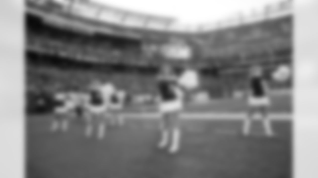 New York Jets Flight Crew: Jets vs Giants