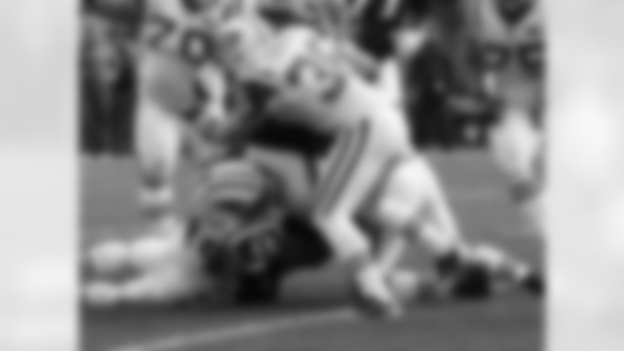 Jim Leonhard Photos