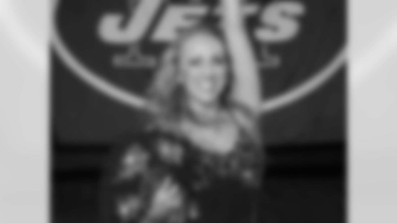 Laura D. 2009 Flight Crew Member Photos