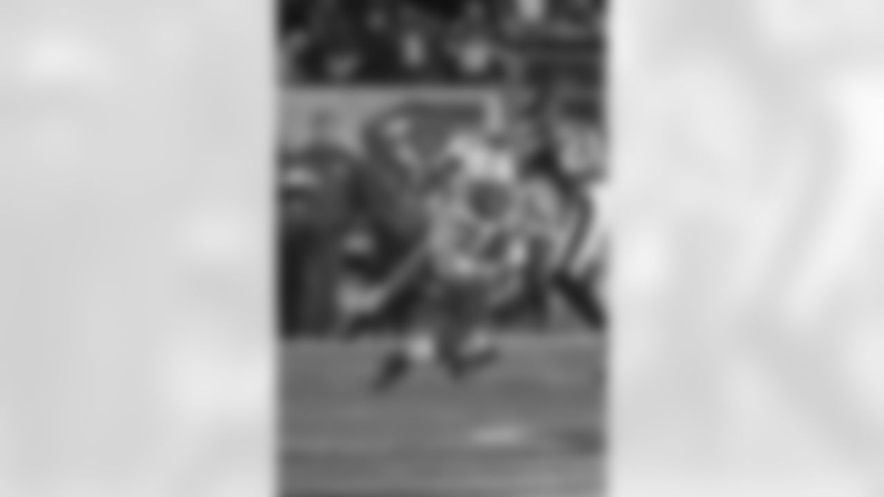 Nick Mangold Photos