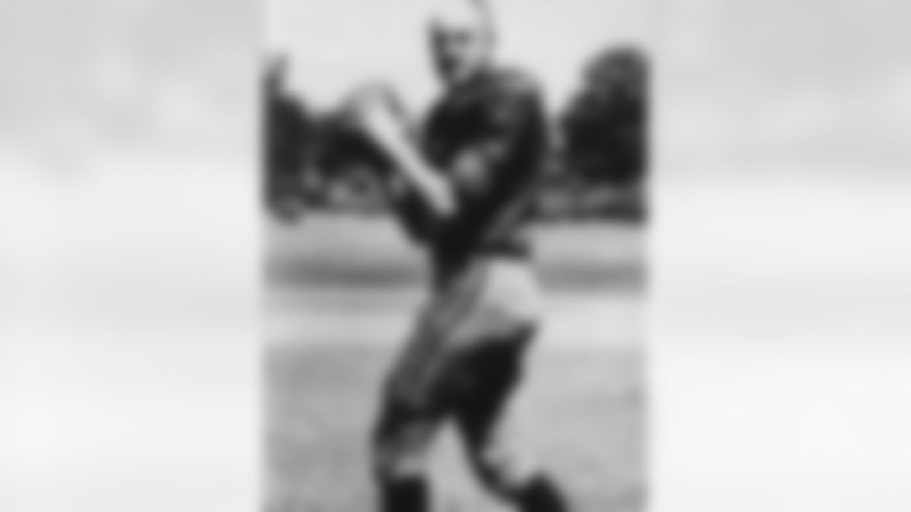 QB Al Dorow in 1961 dropback pose