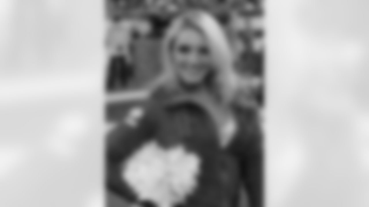 2010 Week 12 Jets vs Bengals Flight Crew Photos