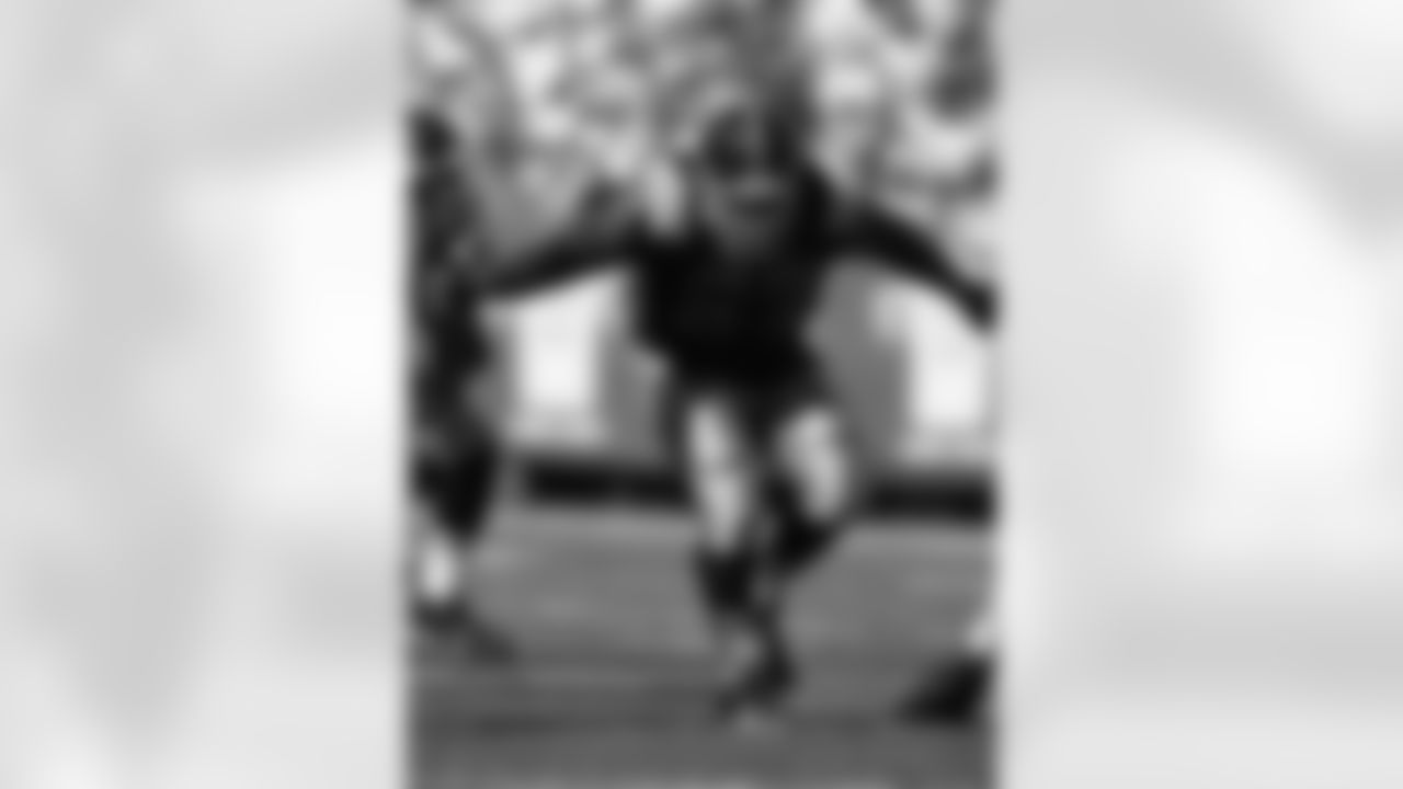 Damien Woody Photos