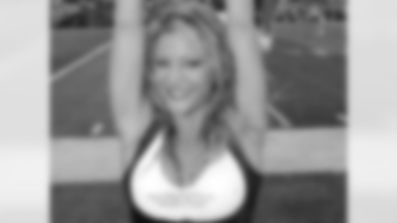 Nicole 2009 Flight Crew Member Photos