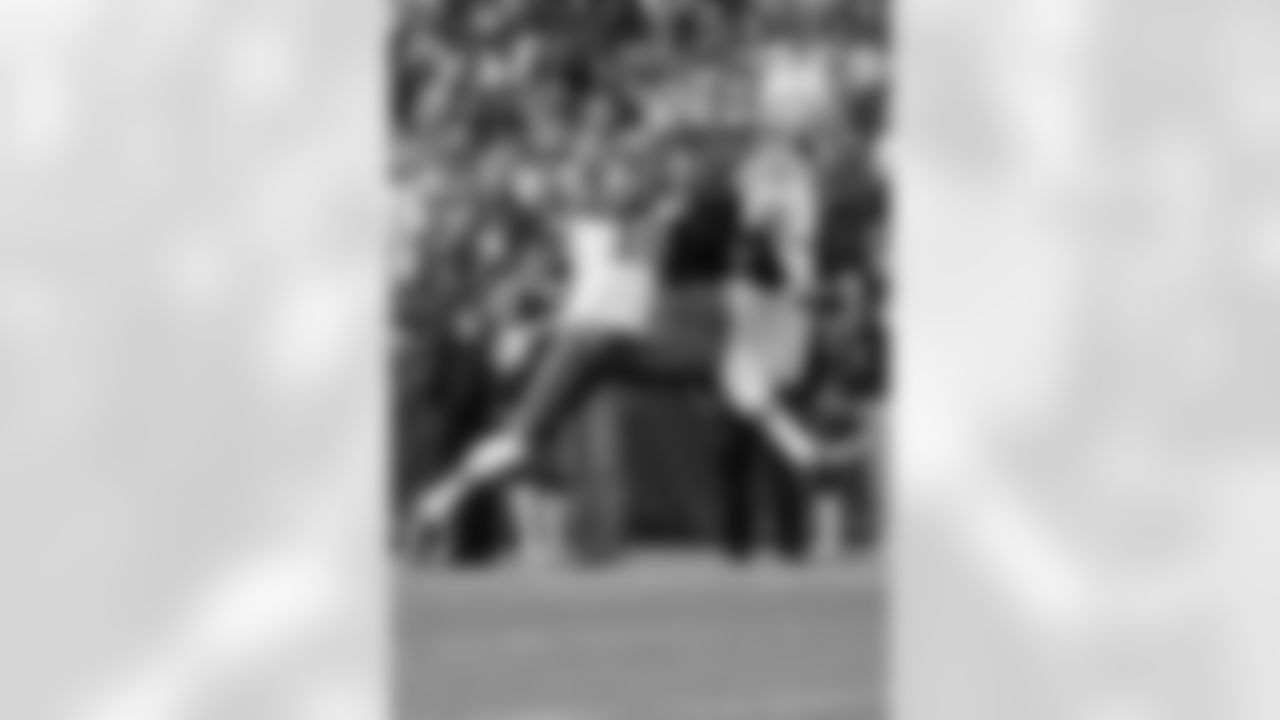 Santonio Holmes Photos