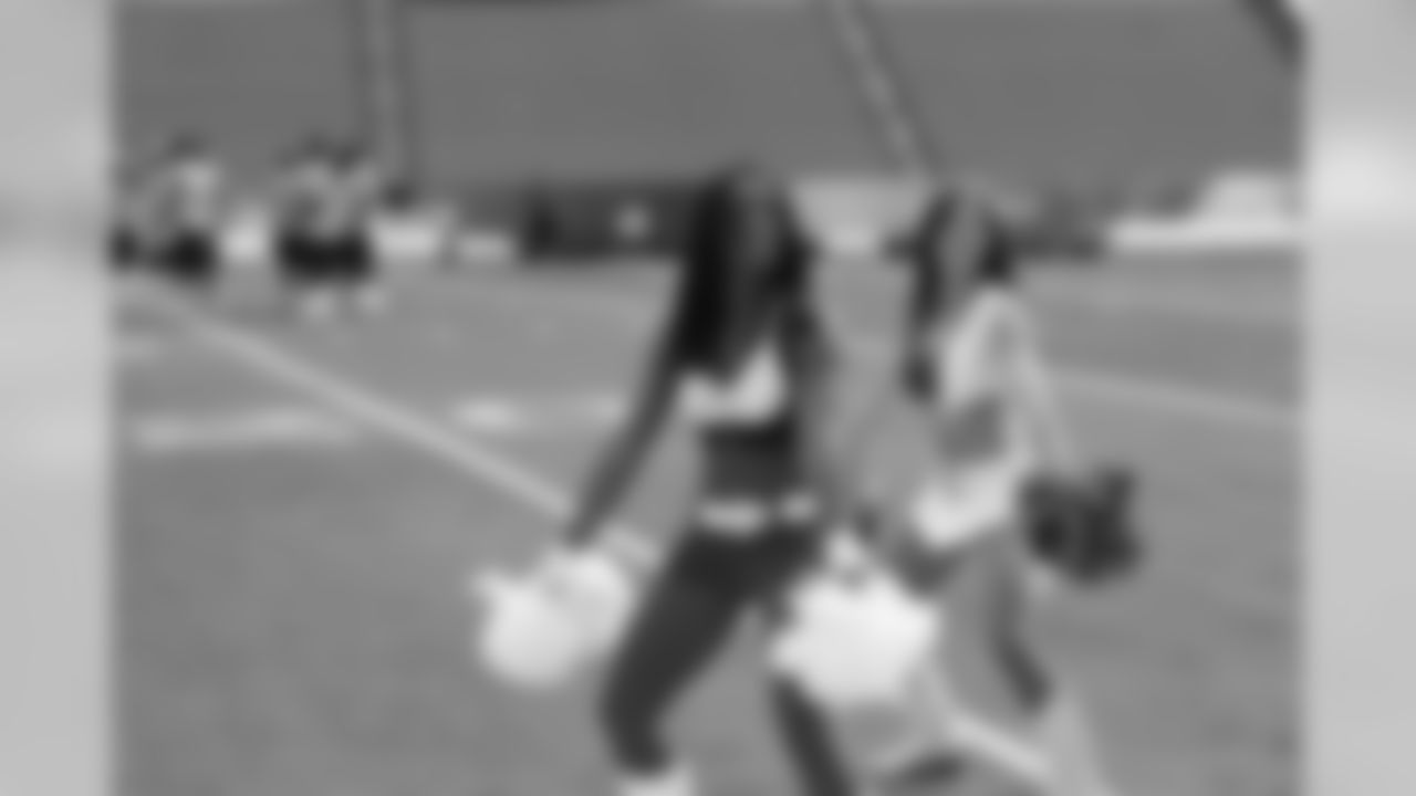 Flight Crew at 2011 Pro Bowl