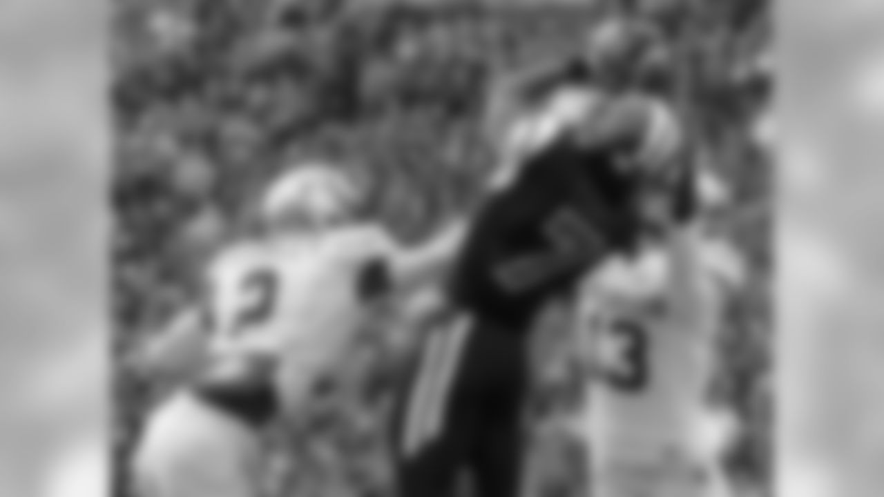 Cooks makes up for his lack of size (5'10", 189) with blazing quickness. His times of 4.33 seconds for the 40, 3.81 seconds for the 20-yard shuttle and 10.72 seconds for the 60-yard shuttle were best among wide receivers at this year's combine. (Projected mid-to-late 1st)