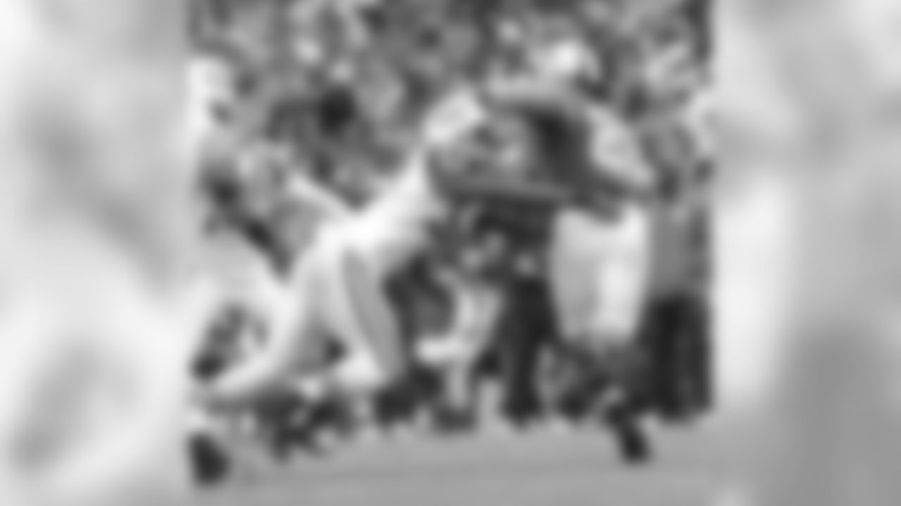 Bart Scott Photos