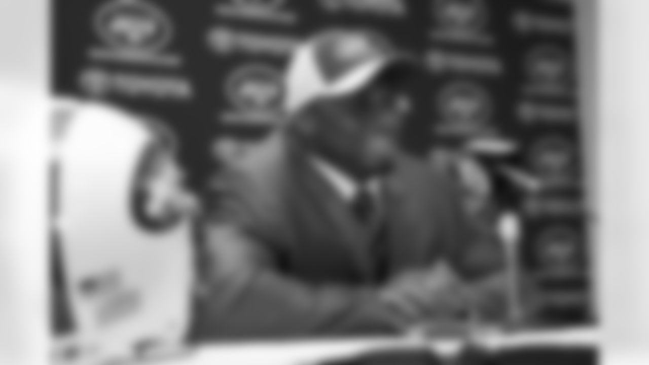 Gholston fields queries from Jets beat reporters