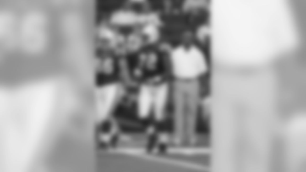 An Oklahoma State product, Hilliard was drafted in the sixth round (209th overall) of the 2007 NFL Draft by the New England Patriots.