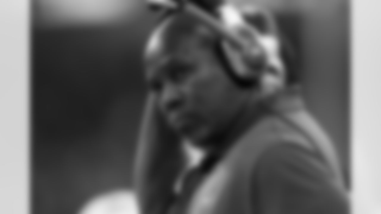 2010 Week 9 Jets vs Lions Game Photos