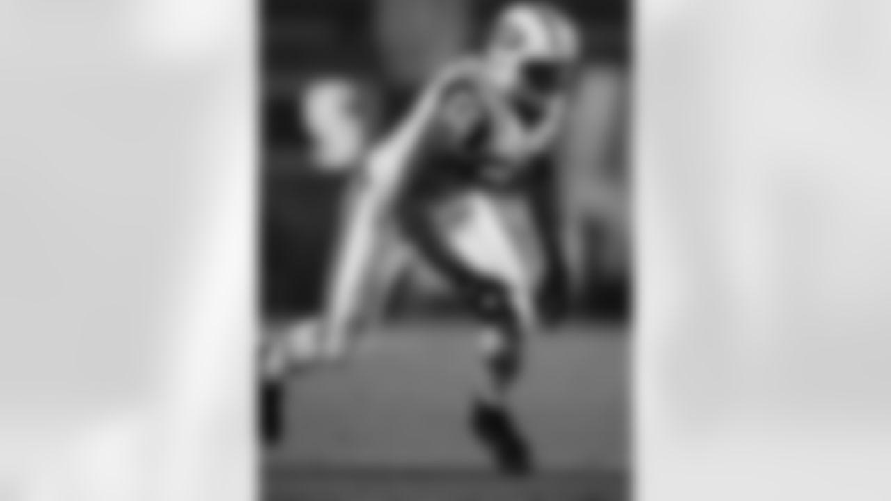 Vernon Gholston Photos