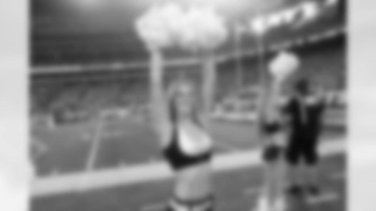 New York Jets Flight Crew: Jets vs Cowboys