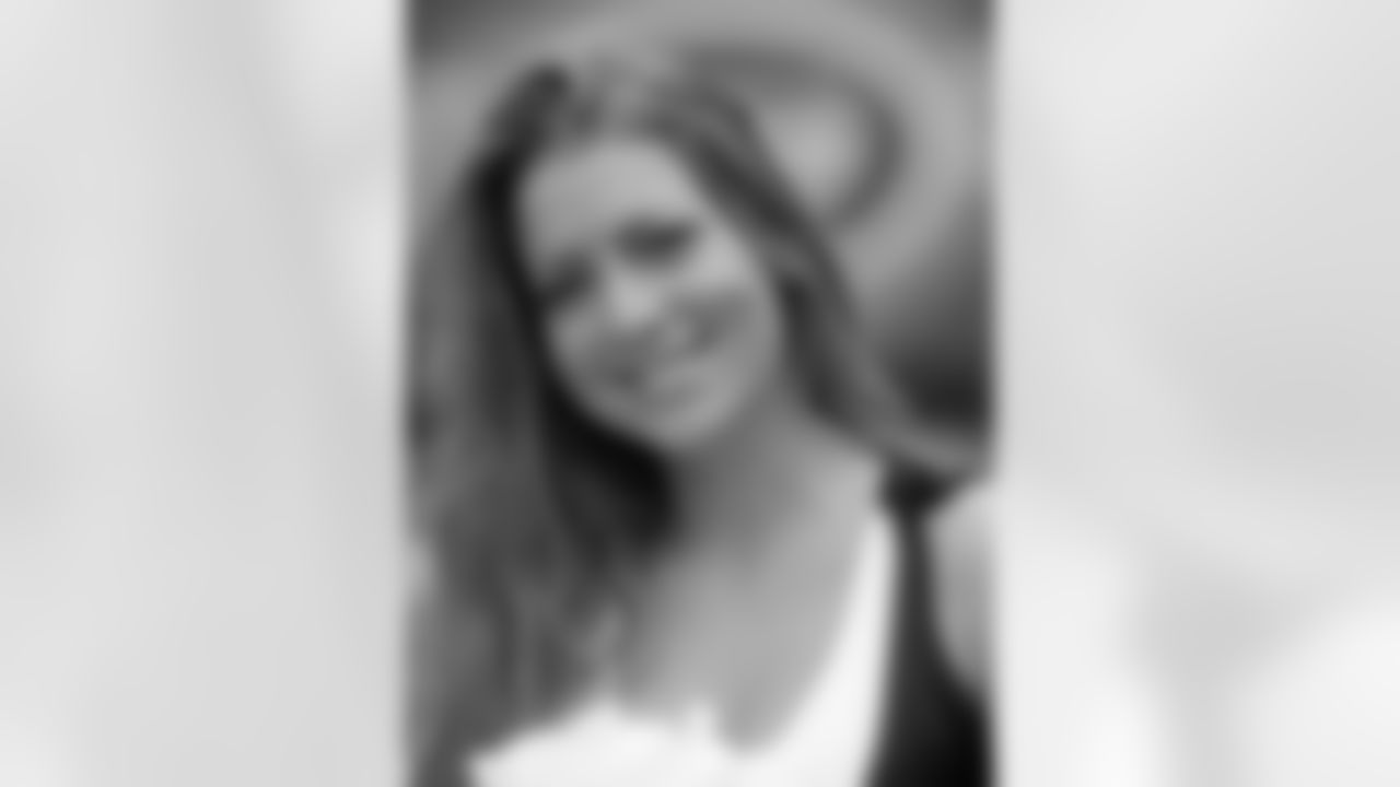 Danielle B. 2009 Flight Crew Member Photos