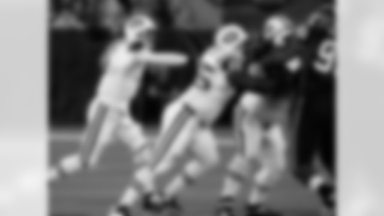 2009 Week 13 Jets at Bills Photos