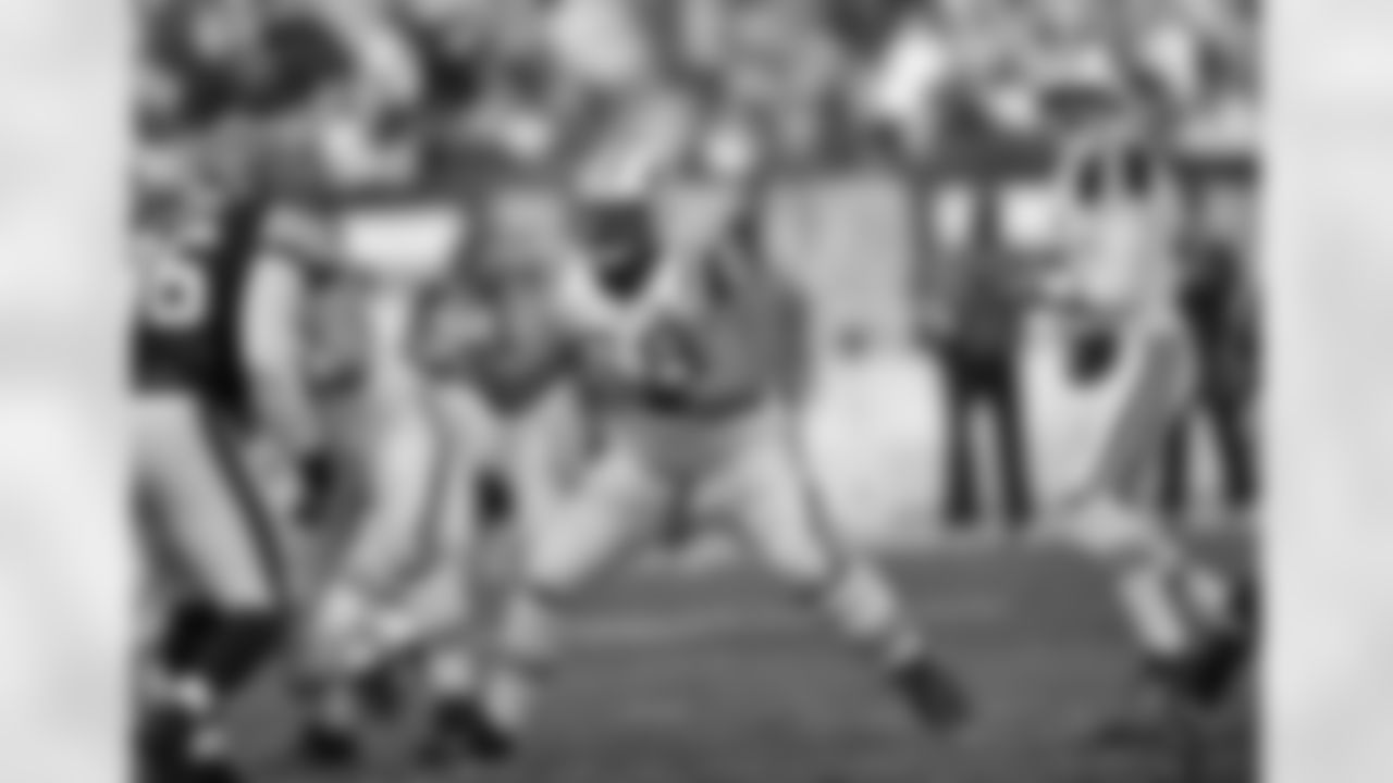 Matt Slauson Photos