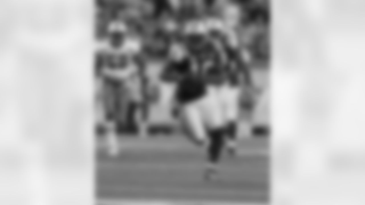 2011 Regular Season Week 6 Jets vs. Dolphins Game Photos