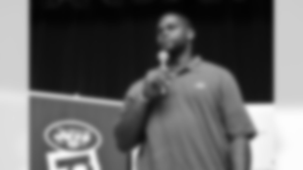 NFL Play 60 Challenge: Wilson and Dixon Inspire Local Kids