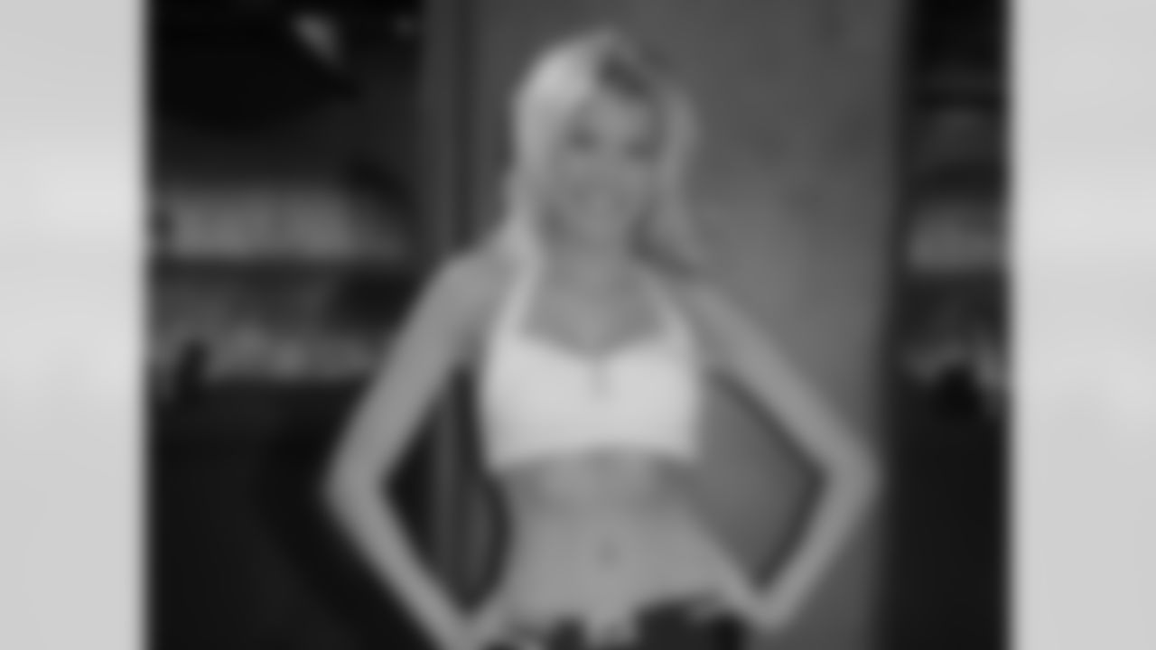Natalie 2009 Flight Crew Member Photos