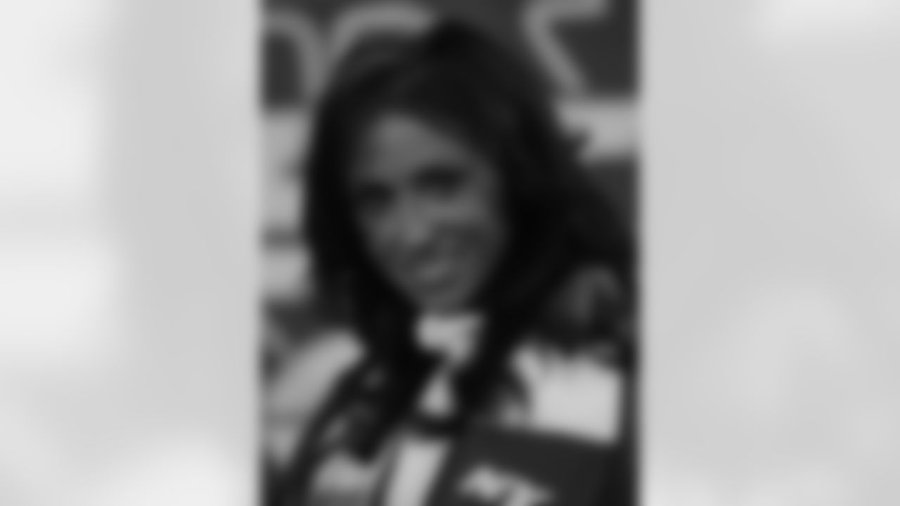 Game Host, Jenn Sterger Photos