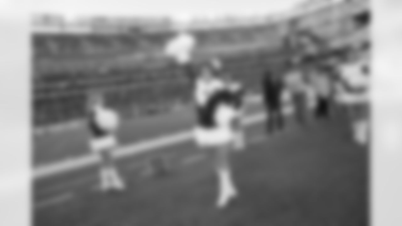 New York Jets Flight Crew: Jets vs Giants