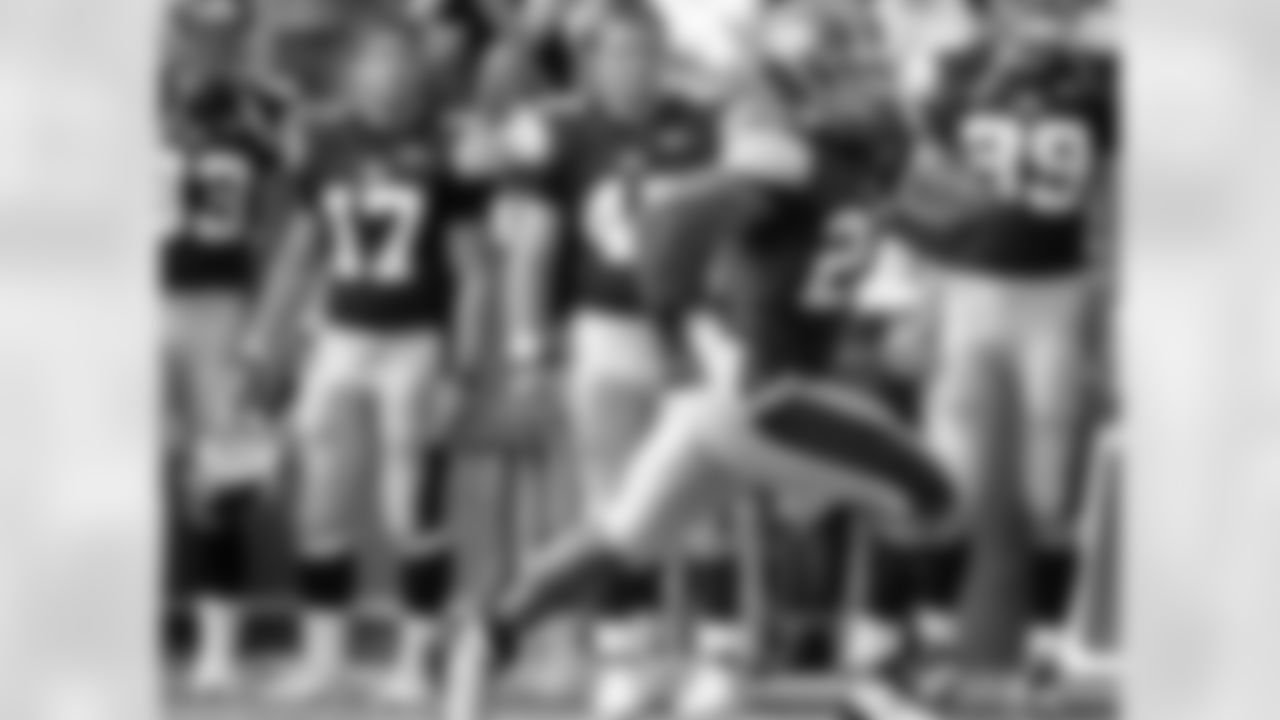 2009 Draft: Jets Third Round Pick - Shonn Greene Photos