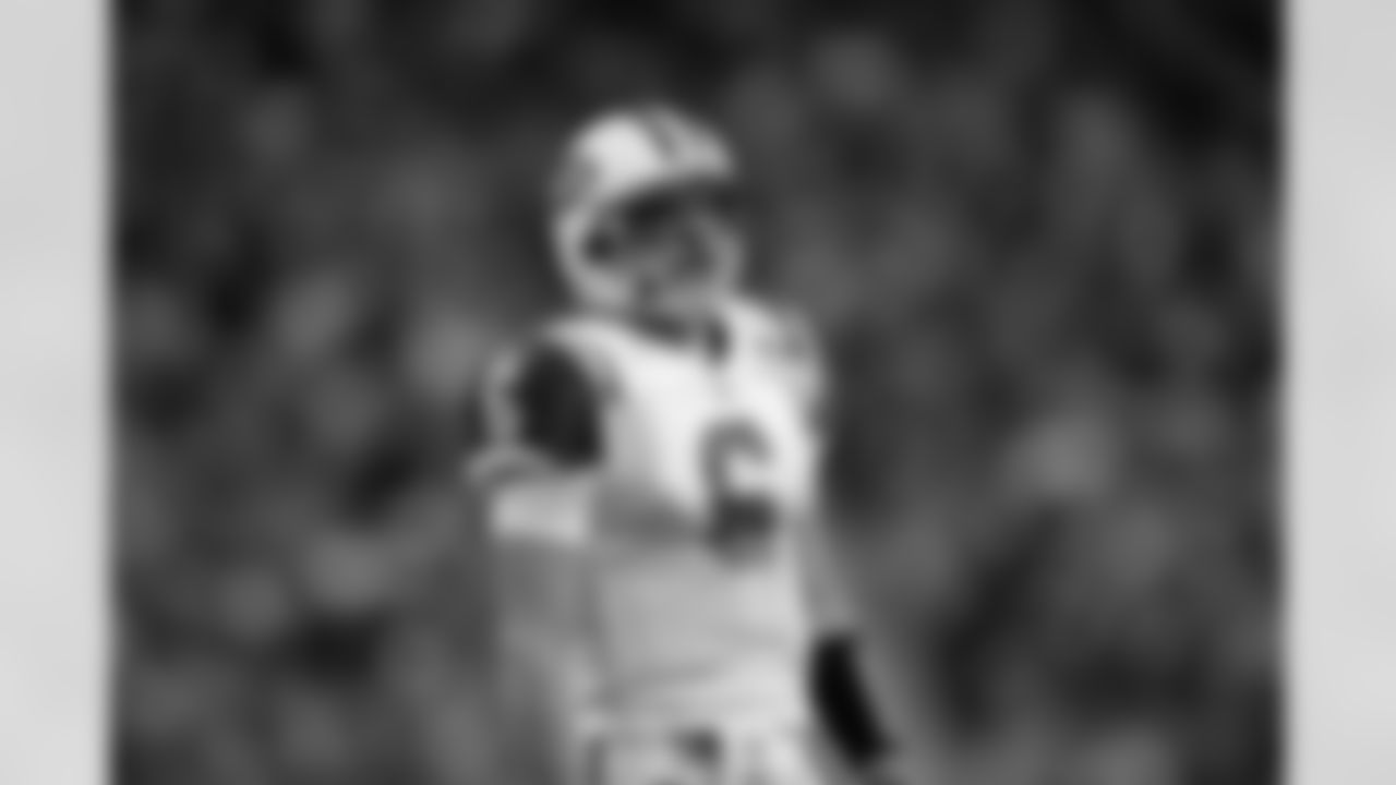 2010 Week 9 Jets vs Lions Game Photos