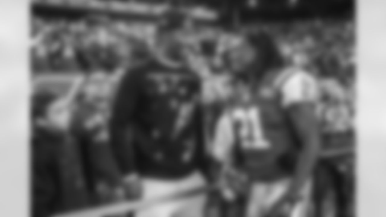 J.R. Smith, a New Jersey native and current Knicks guard came out to support his fellow New York team and greeted RB Chris Johnson before the game.