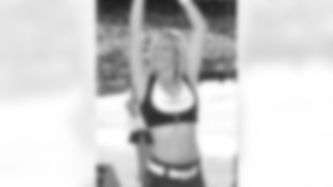 Amanda P. 2009 Flight Crew Member Photos