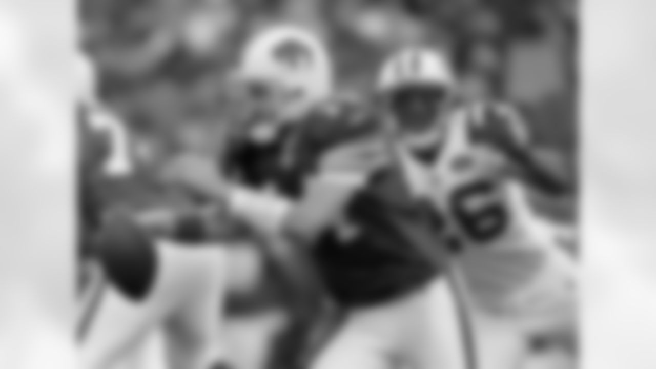 2010 Week 4 Jets at Bills Game Photos
