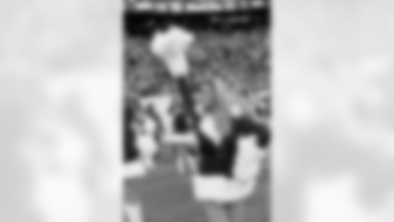 New York Jets Flight Crew: Jets vs Giants