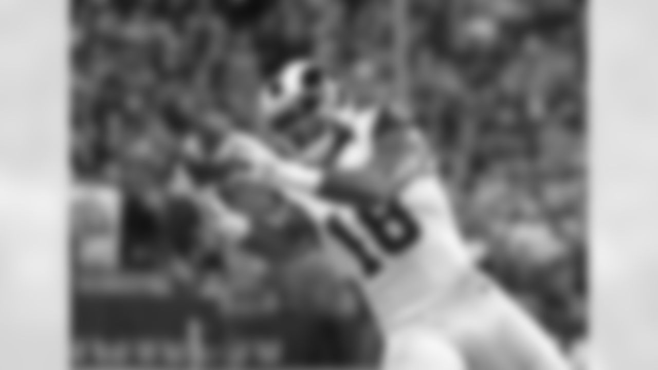 No. 31 Kenny Britt, WR