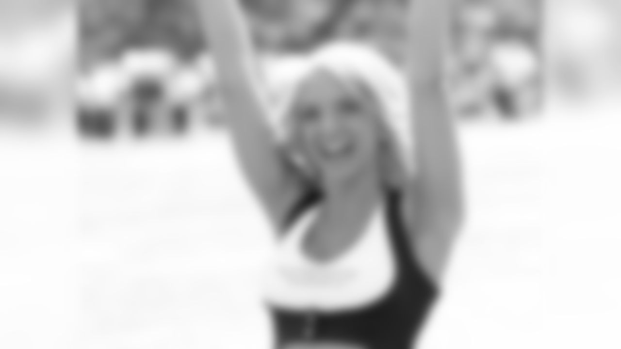 Lauren P. 2009 Flight Crew Member Photos